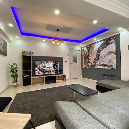 Cozy Big Sisli Apartment , Ac, Modern &For Family,Friendly In Center Истанбул Екстериор снимка