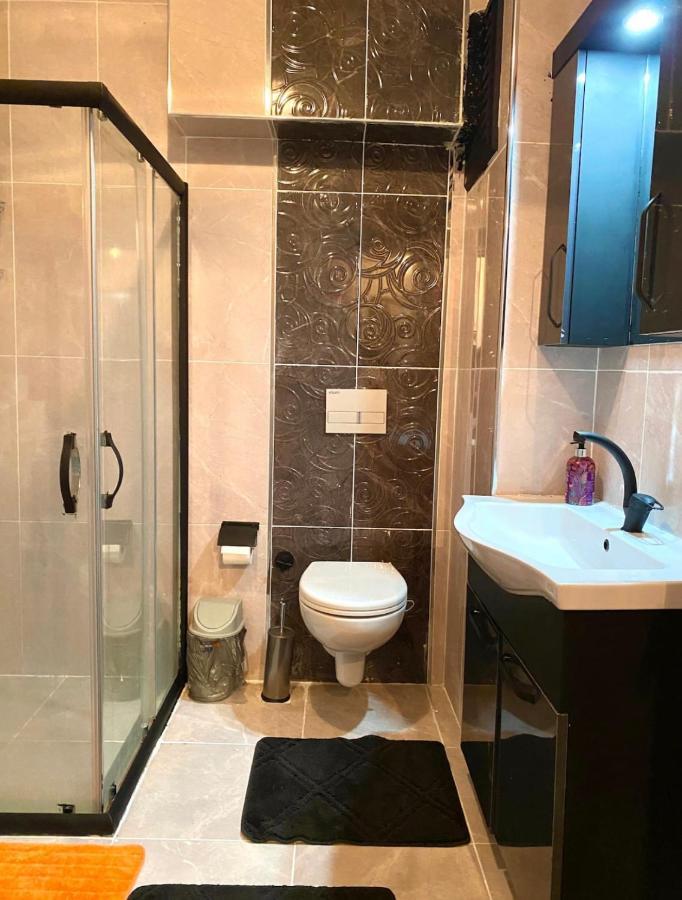 Cozy Big Sisli Apartment , Ac, Modern &For Family,Friendly In Center Истанбул Екстериор снимка