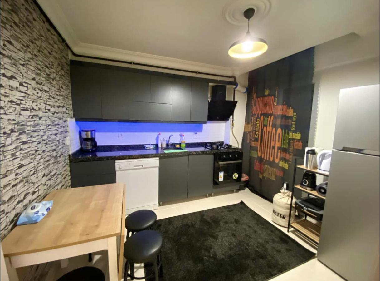 Cozy Big Sisli Apartment , Ac, Modern &For Family,Friendly In Center Истанбул Екстериор снимка