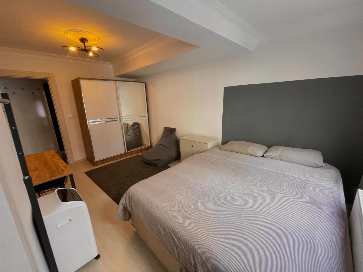 Cozy Big Sisli Apartment , Ac, Modern &For Family,Friendly In Center Истанбул Екстериор снимка